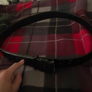trying to sell a Gucci belt, for about $265. It’s black the material is leather